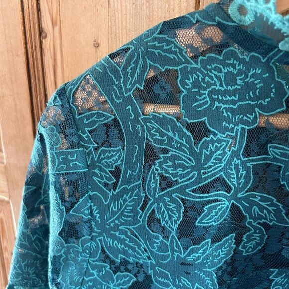 HD In Paris 6 Blouse Green Lace Peacock Floral Pattern Short Sleeve High Neck - Picture 6 of 8